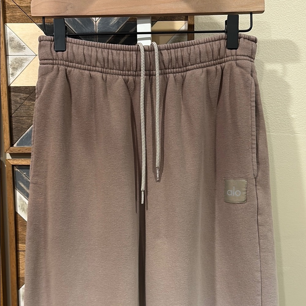 ALO Yoga Ombre Sweatpants - Picture 3 of 9